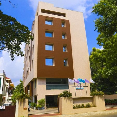 The Park Residency Hotel Ахмедабад Екстериор снимка